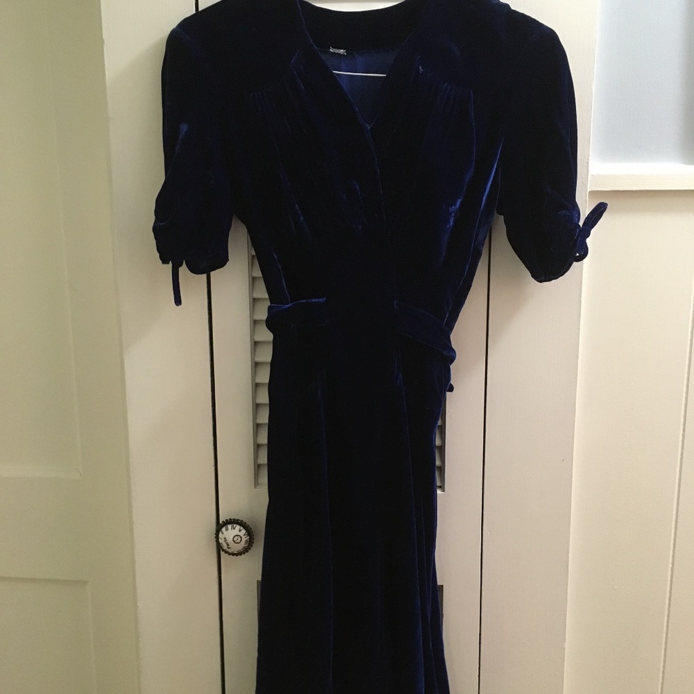 vintage velvet dress